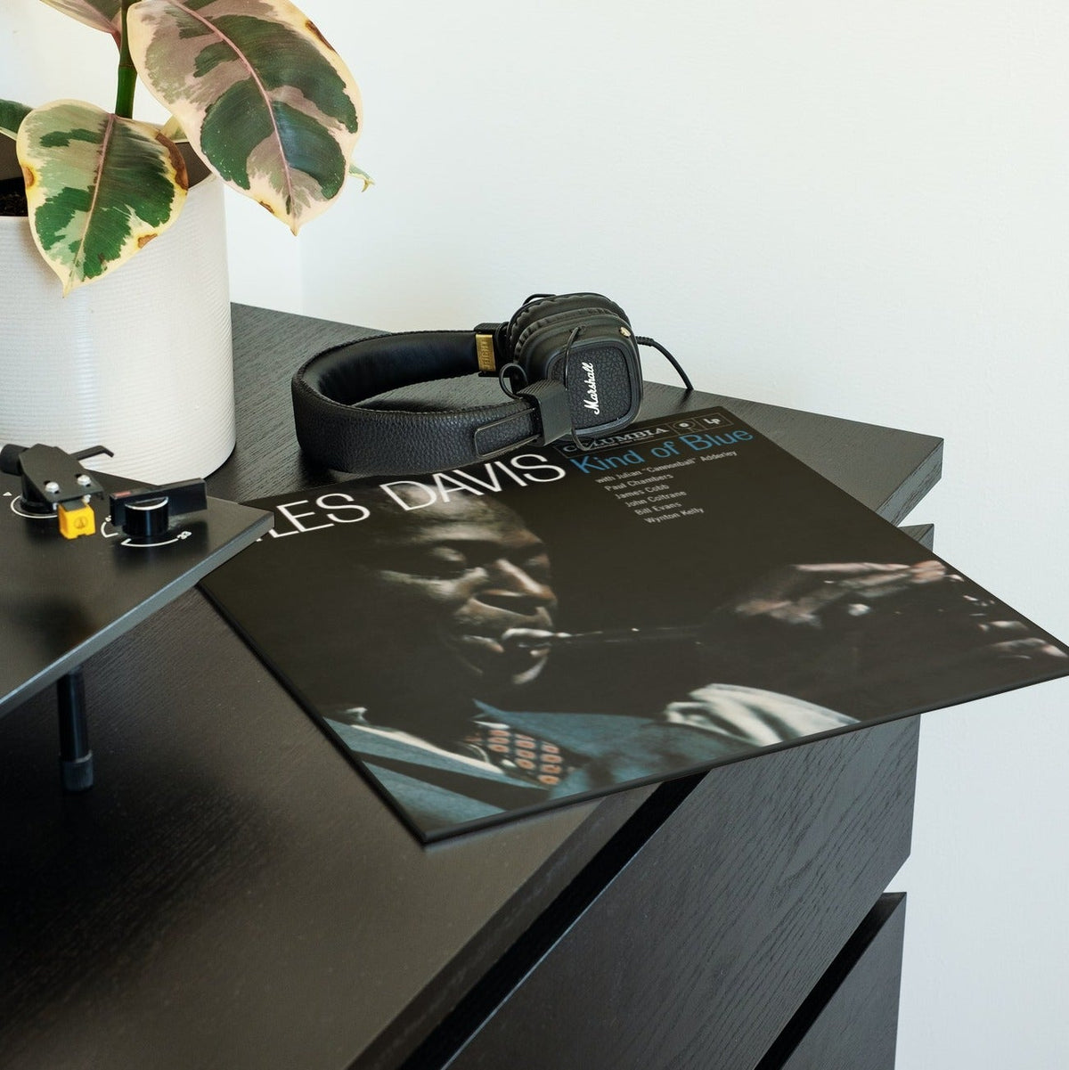 Miles Davis – Kind Of Blue – {vinyl LP}